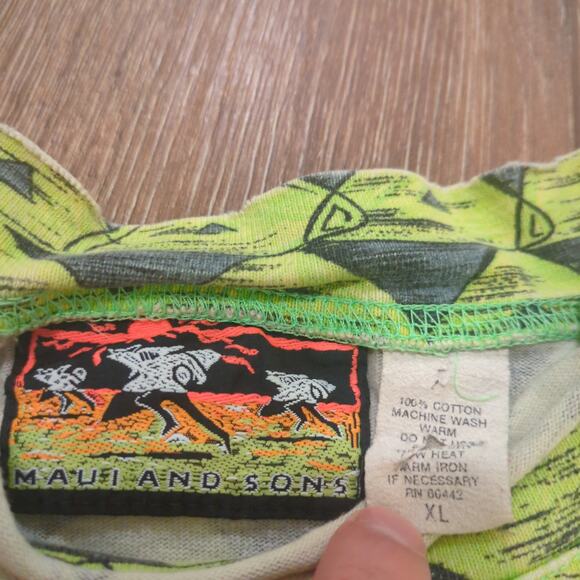 VTG Maui and Sons Adult XL Shirt Surf California Beach Ski Snowboard Ocean AOP - Picture 3 of 7